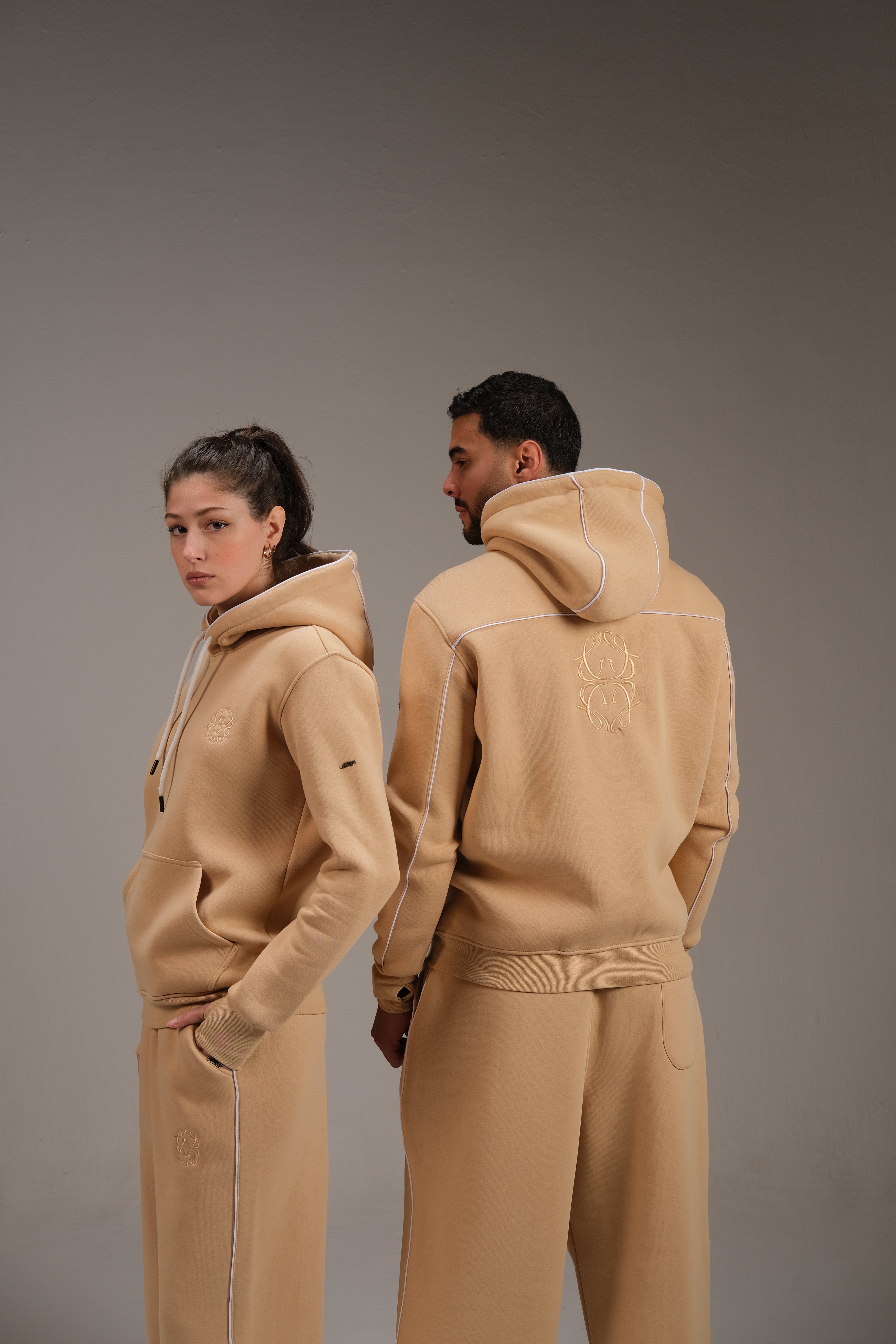 بنطال رياضي من ميلتون باللون البيج