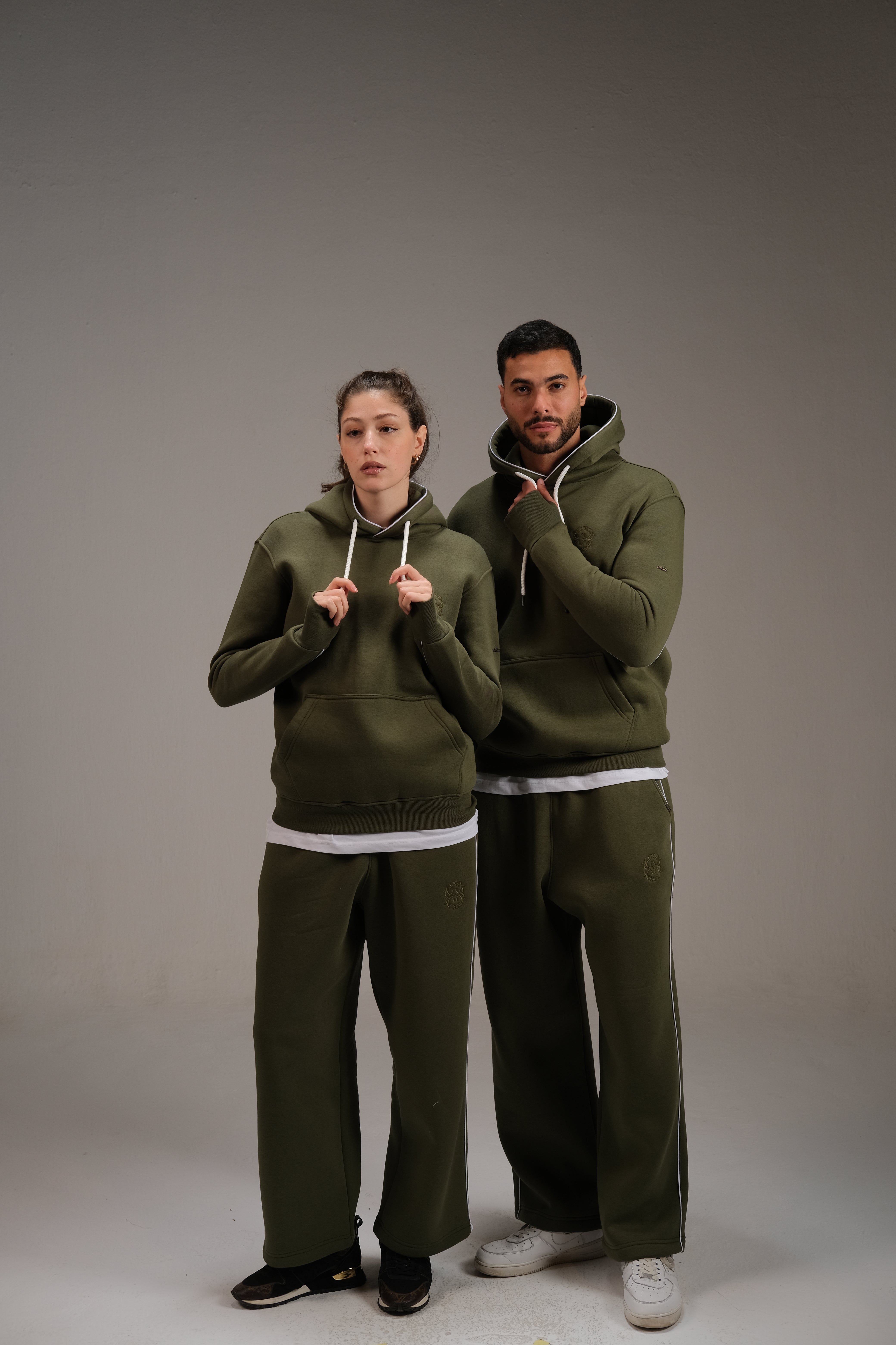 بنطال رياضي من ميلتون باللون الأخضر الزيتوني