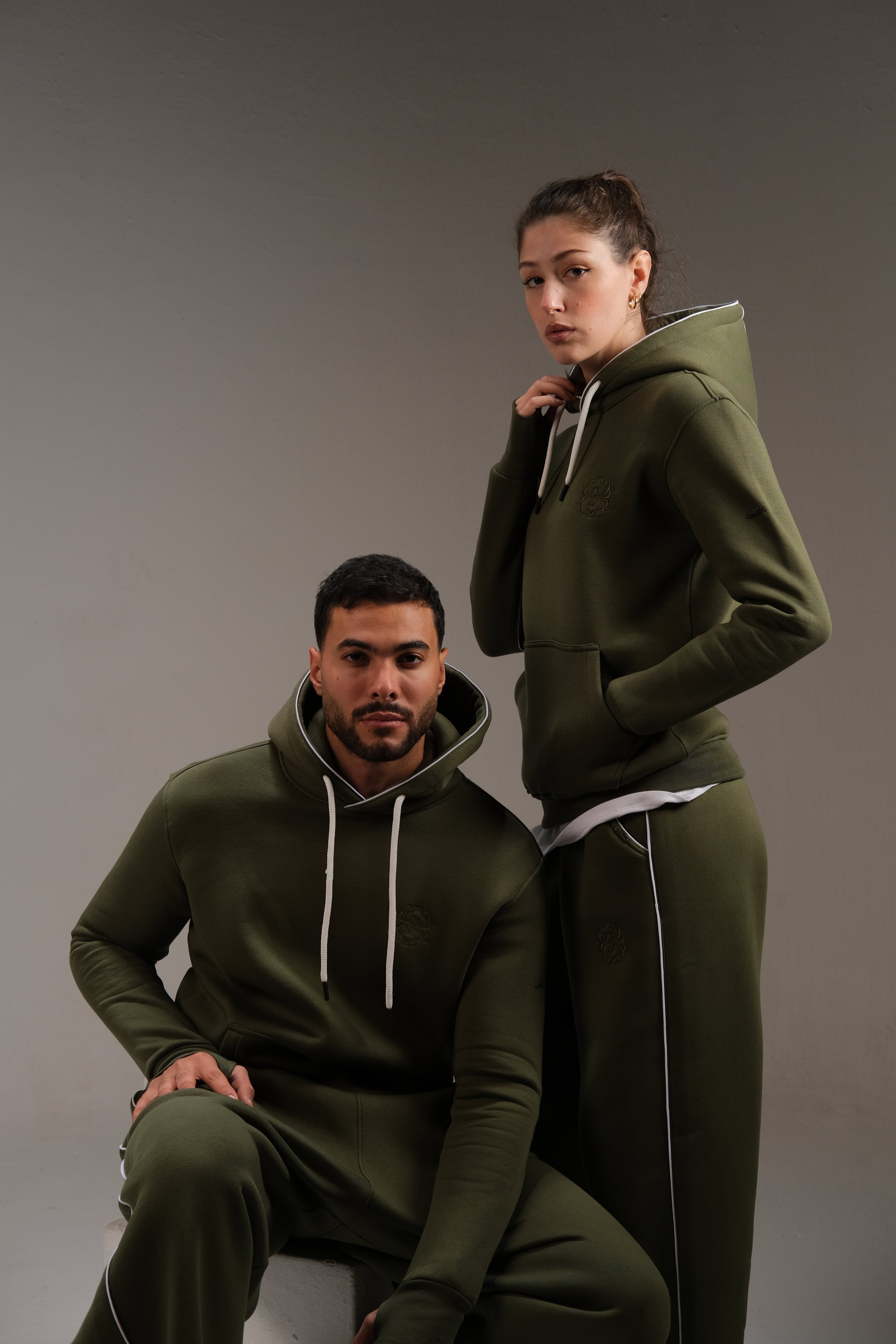 بنطال رياضي من ميلتون باللون الأخضر الزيتوني