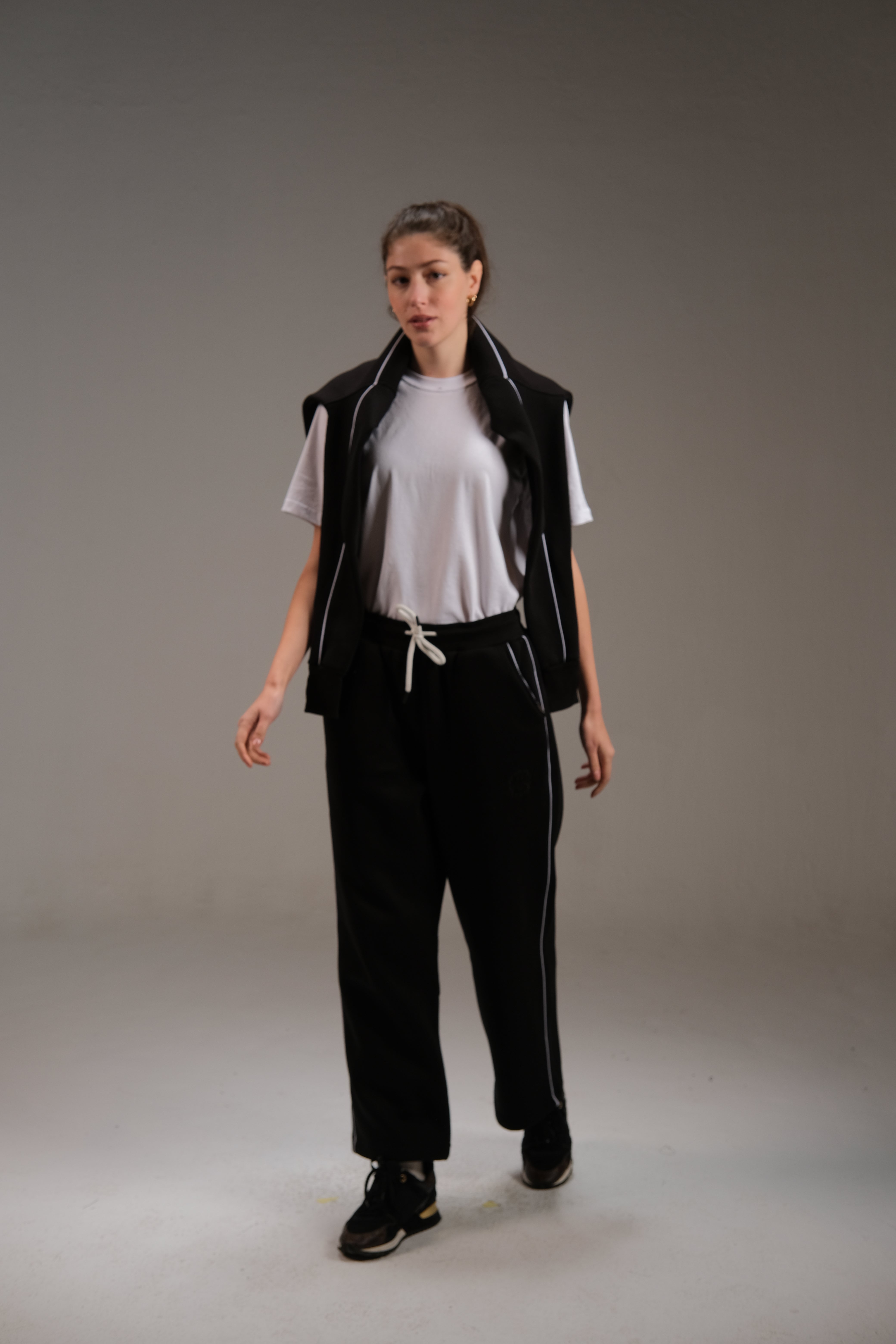 بنطال رياضي من ميلتون باللون الأسود